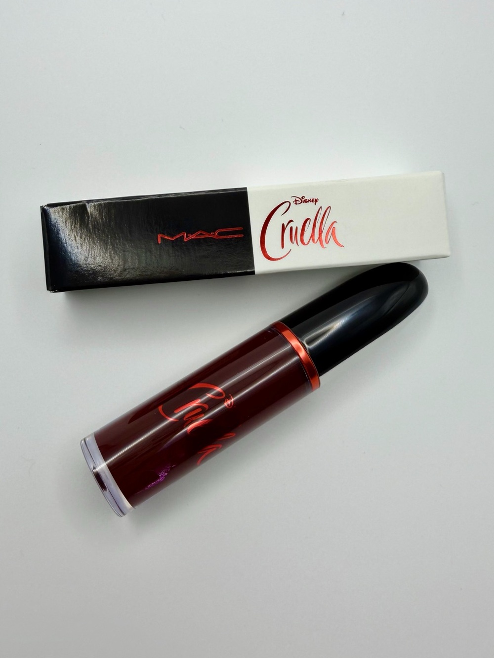 MAC x Disney Cruella Retro Matte Liquid Lipcolour – Glamarchy (Limited Edition) - Picture 4 of 5